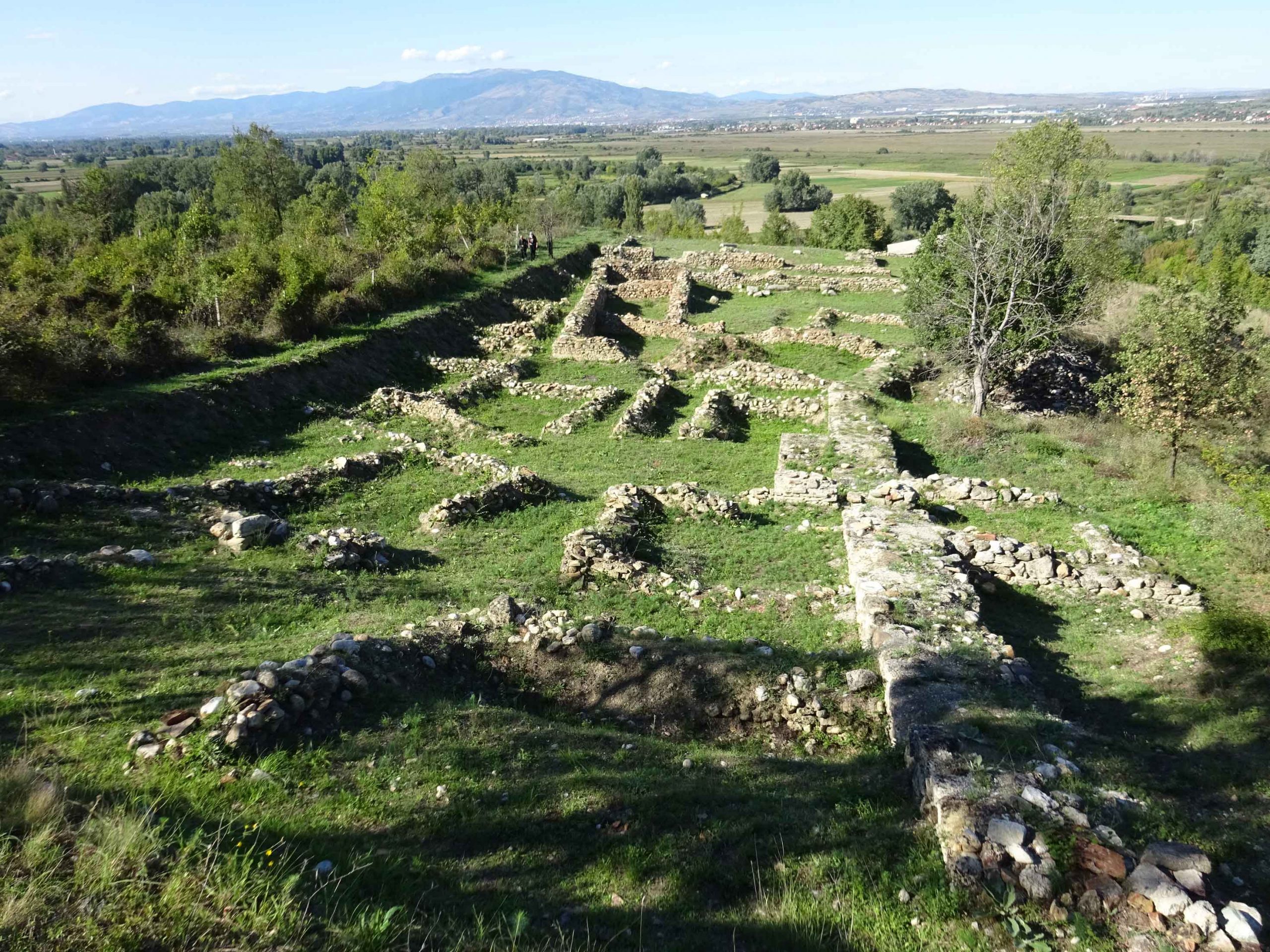 TAURESIUMI:NJË QYTET ANTIK DHE VENDI I LINDJES SË NJË PERANDORI